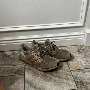 Triple White Ultraboosts